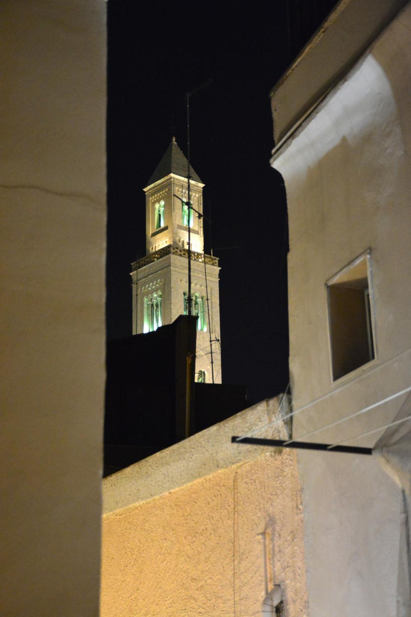 Ferienwohnung Casa Chloe - Vicino Al Porto E Basilica San Nicola Bari Exterior foto